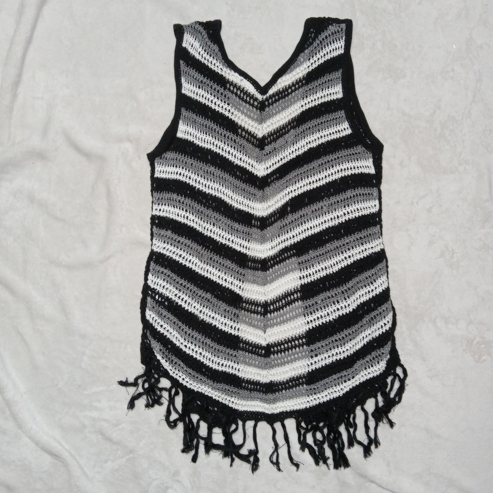 Cato Crochet Knit Front Tie Cover Up Fringe Vest sz Medium - Picture 3 of 8